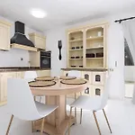 Home2book Stylish Coastal Apartment, Daire *