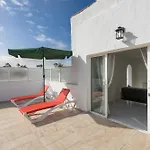 Home2book Stylish Coastal Apartment, Daire Corralejo